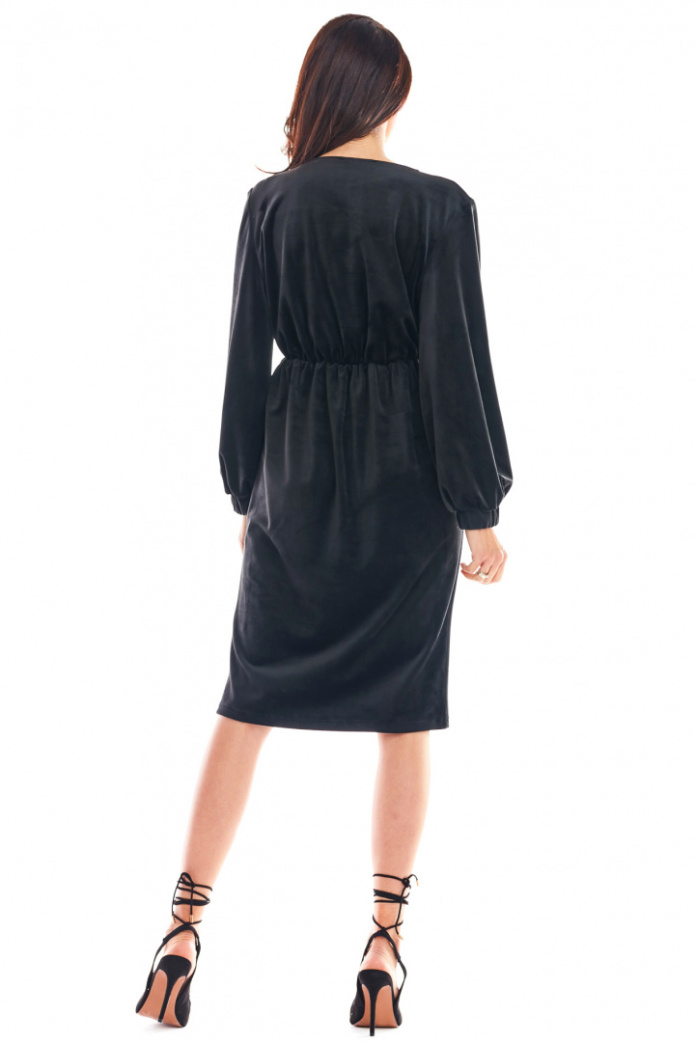 Sukienka Midi - Welurowa Z Długim Rękawem - czarna